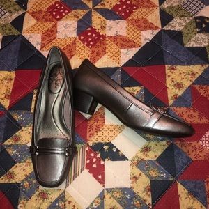Size 8 low heeled loafer